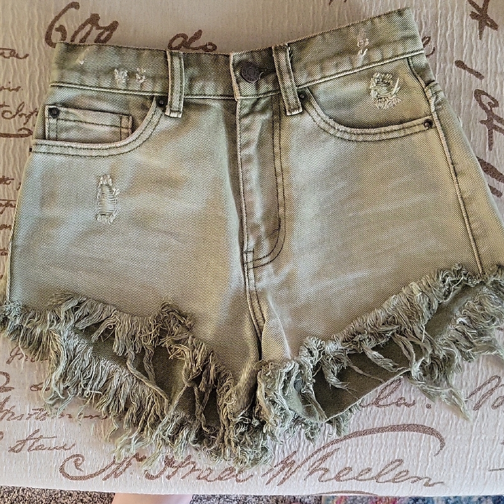 BDG UO Hi-Rise Cheeky Short Sz 24